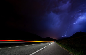 Far_lightning.1600x1024