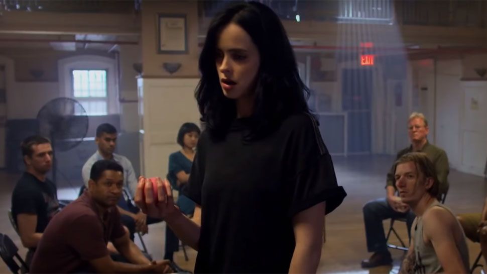 [Critique] Jessica Jones Saison 2 - Quand le passé ressurgit | Et au milieu de tout ça, Jessica trouve encore le temps d'aller à des cours de gestion de la colère.