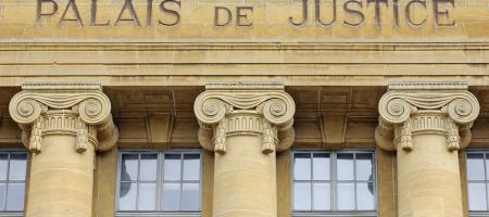 Menaces de viol sur Twitter : la différence entre la justice française et anglaise