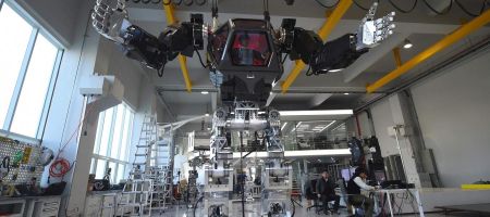 Un robot de 4 mètres de haut créé en Corée du Sud