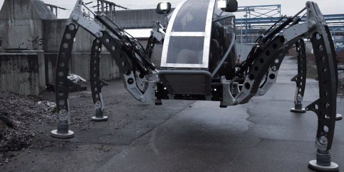 Voici un hexapode pilotable