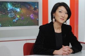 La ministre Fleur Pellerin joue à LOL