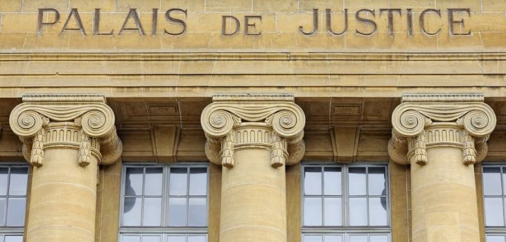 Menaces de viol sur Twitter : la différence entre la justice française et anglaise