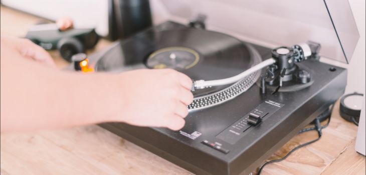 Les nouveaux vinyles connectés veulent mettre vos platines au placard